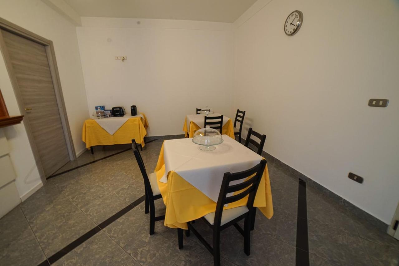 كوزنسا Central Home B&B المظهر الخارجي الصورة
