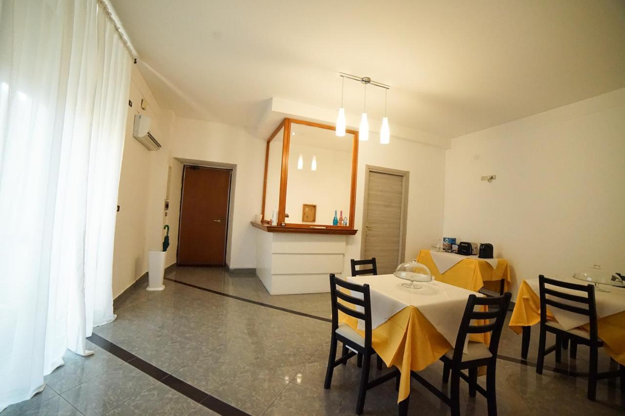 كوزنسا Central Home B&B المظهر الخارجي الصورة